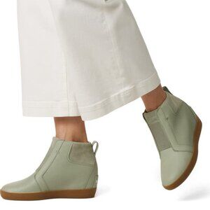 Sorel Out N About Pull On Wedge Booties Leather Chelsea Boot Safari Green Size 8